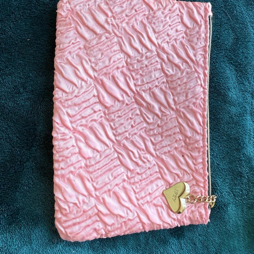 Ipsy Pink Textured Pouch with Heart Charm - Picture 2 of 4